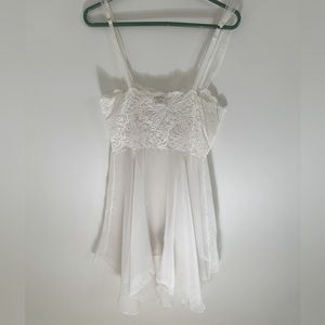 Beautiful VS baby doll white lace night gown size M